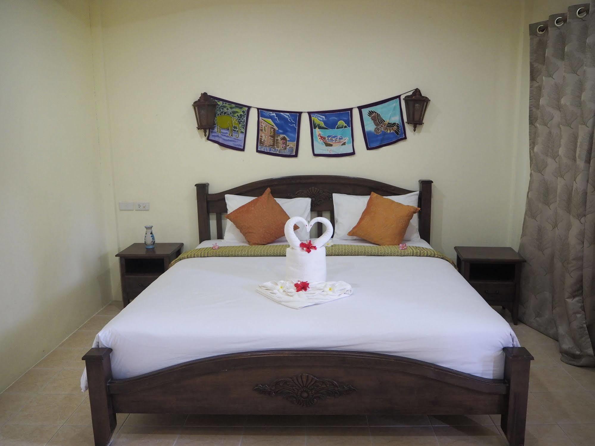 Euro Lanta White Rock Resort Ko Lanta Exterior foto